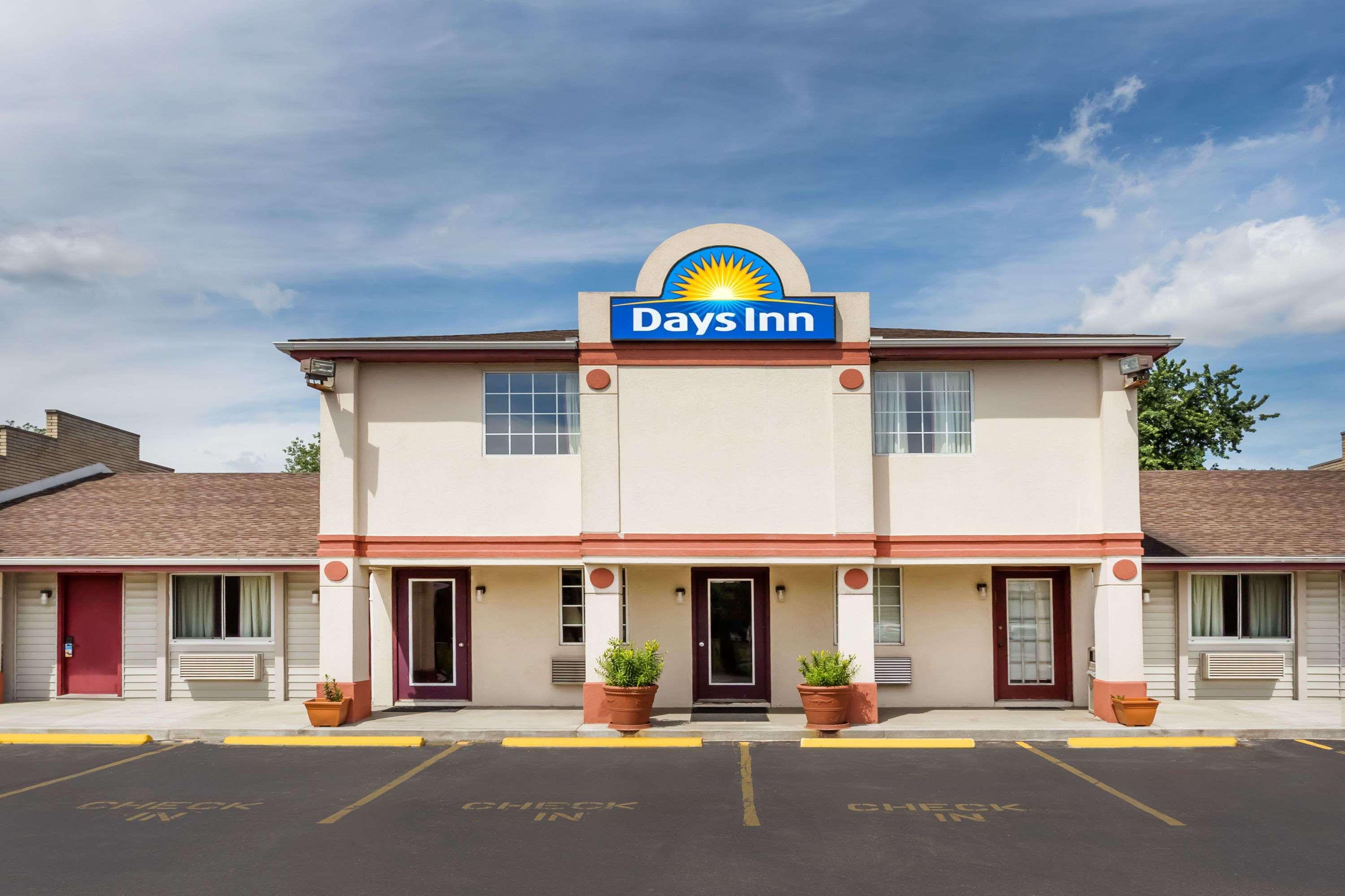 Days Inn By Wyndham Plymouth Eksteriør bilde