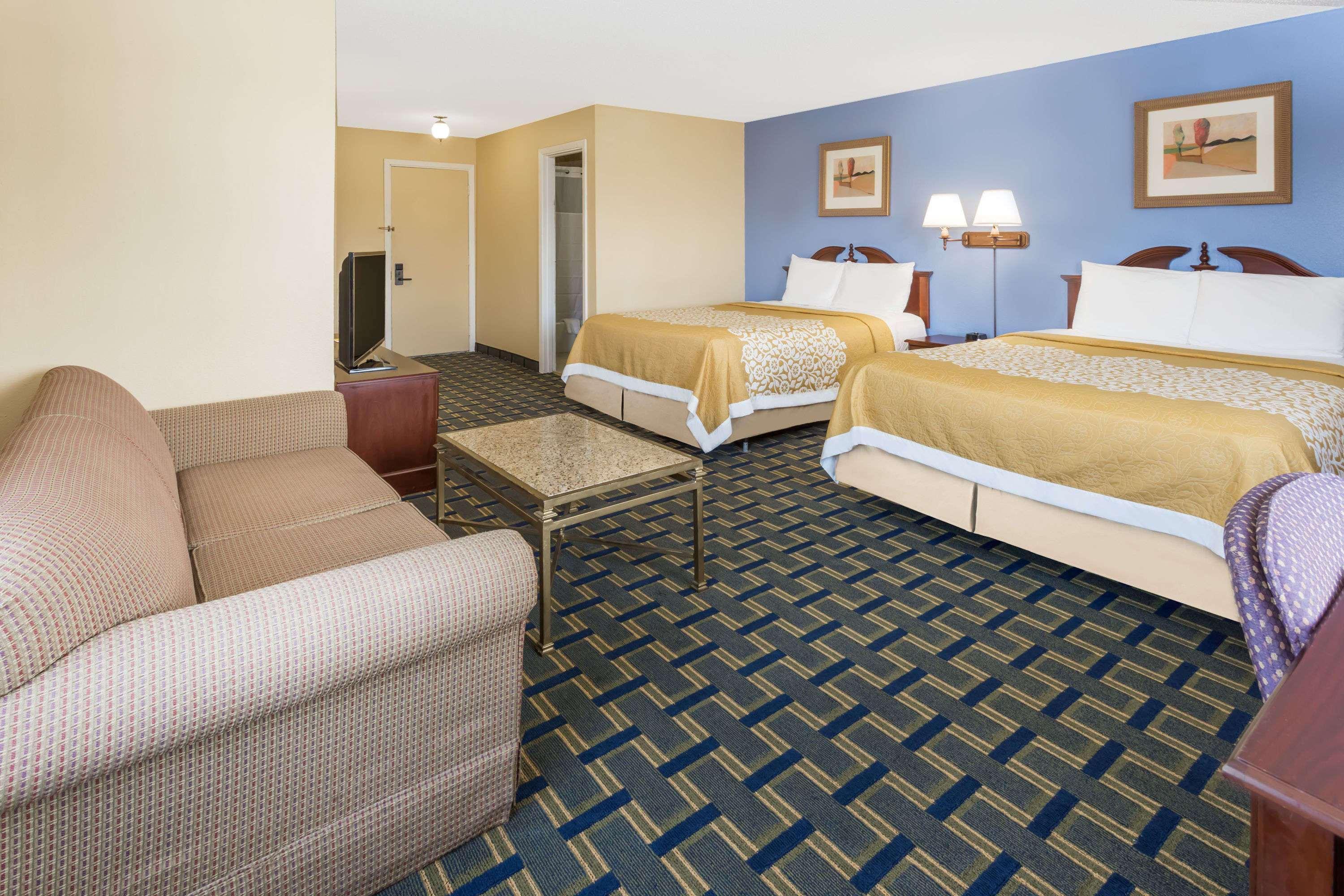 Days Inn By Wyndham Plymouth Eksteriør bilde